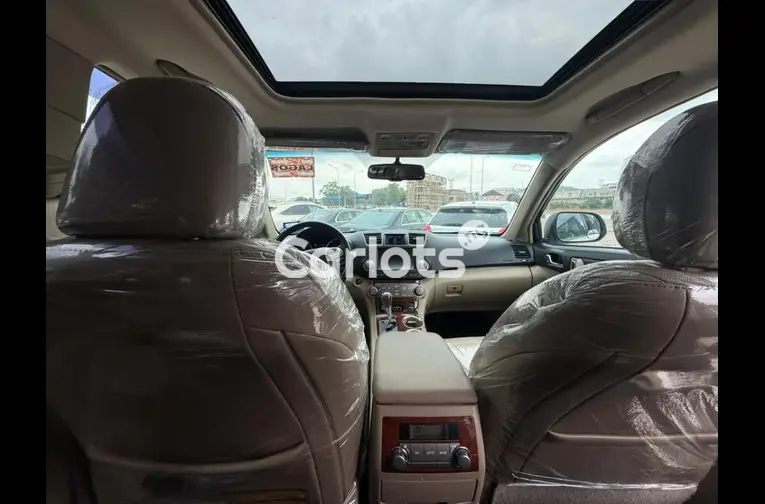 Foreign used 2013 Toyota Highlander - 2/5