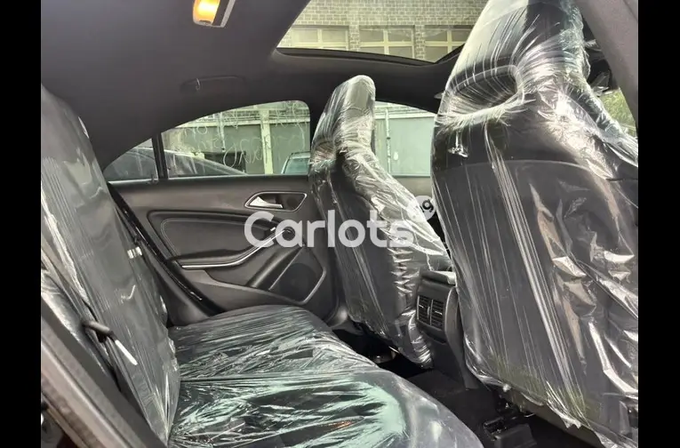 FOREIGN USED 2016 MERCEDES BENZ CLA250 - 3/5