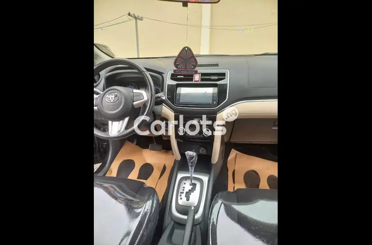 BOUGHT BRAND NEW 2021 TOYOTA RUSH - 2/5