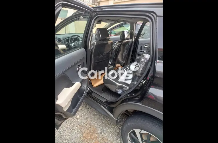 BOUGHT BRAND NEW 2021 TOYOTA RUSH - 3/5