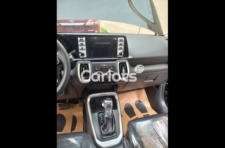 BOUGHT BRAND NEW 2021 KIA SONET FULL OPTION - 2/5