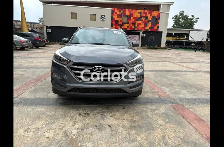 FOREIGN USED 2016 HYUNDAI TUCSON
