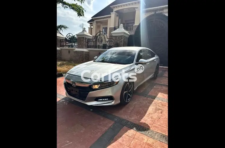 2019 HONDA ACCORD