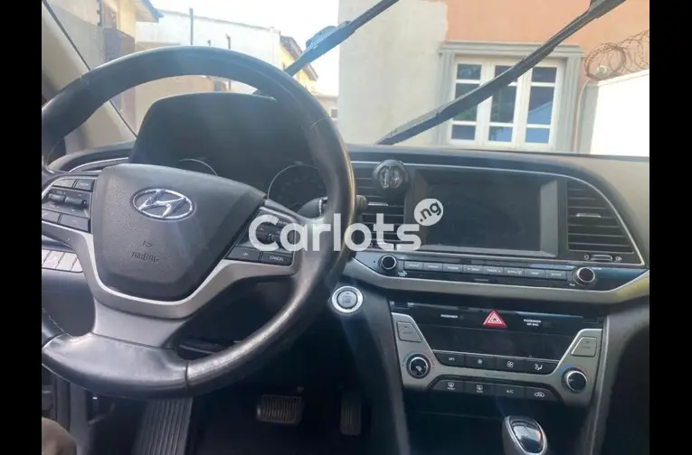 2017 KEYLESS HYUNDAI ELANTRA - 2/5