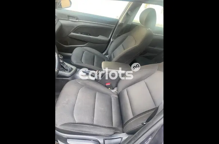 2017 KEYLESS HYUNDAI ELANTRA - 3/5