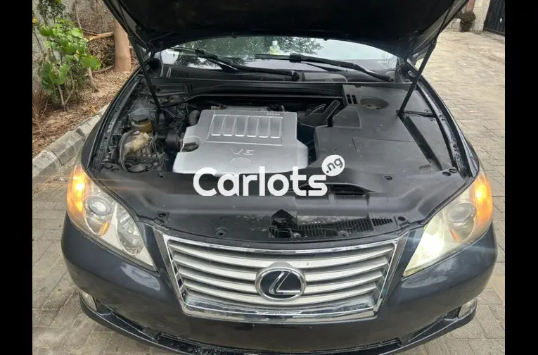 Neatly Used 2009 Lexus ES350 - 3/5