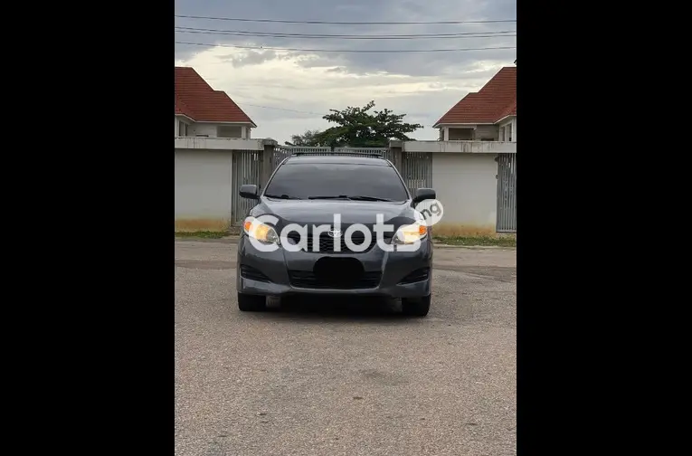 2010 TOYOTA MATRIX XR - 2/5