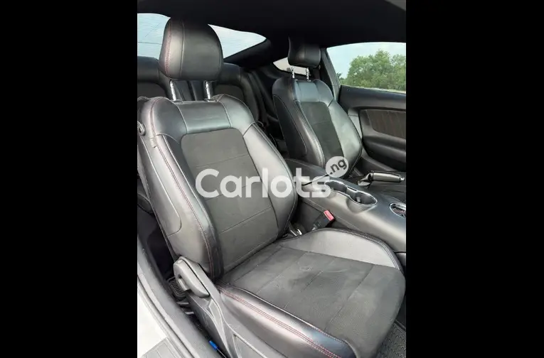 2017 FORD MUSTANG GT 5.0 CALIFORNIA SPECIAL - 4/5