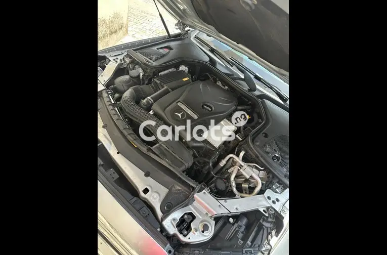 CLEAN 2017 MERCEDES BENZ E300 - 4/5