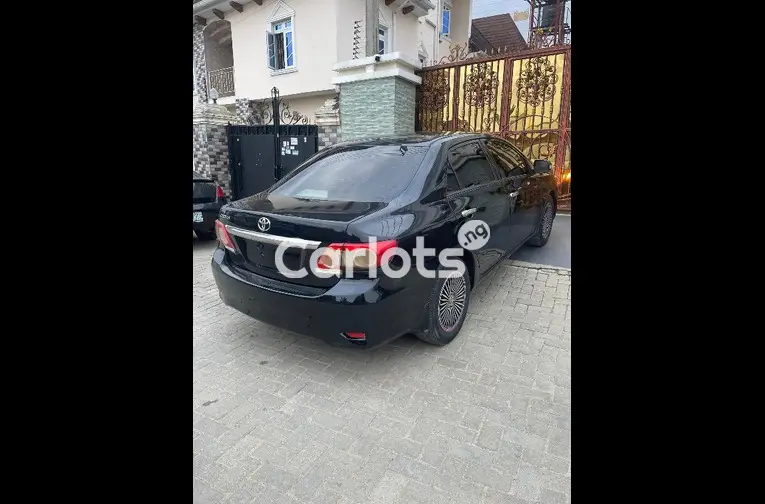 CLEAN 2010 TOYOTA COROLLA - 5/5