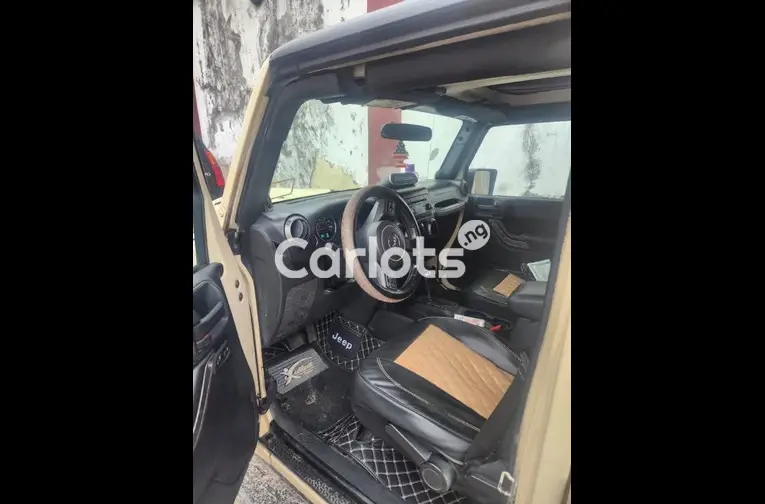 CLEAN 2013 UPGRADED TO 2020 JEEP WRANGLER - 2/5