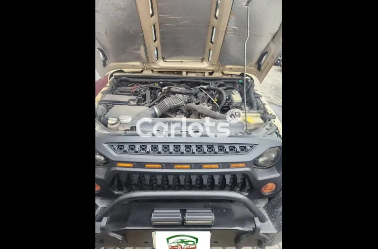 CLEAN 2013 UPGRADED TO 2020 JEEP WRANGLER - 3/5