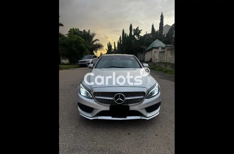 2016 KEYLESS MERCEDES BENZ C300 - 2/5