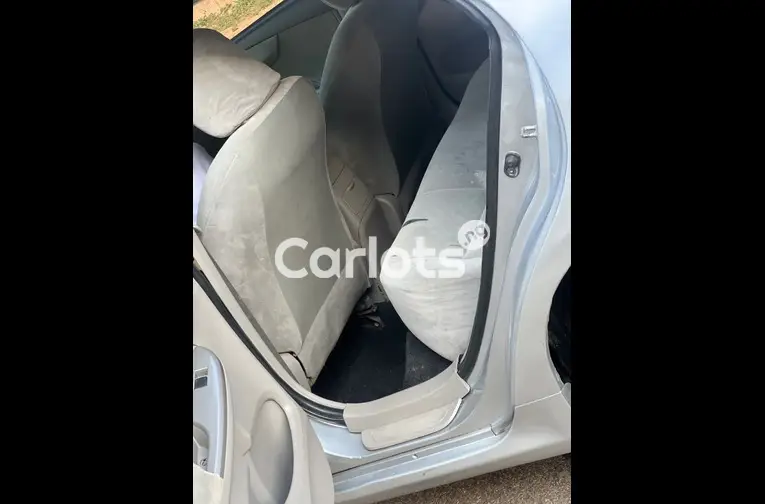 2009 TOYOTA COROLLA LE - 4/5