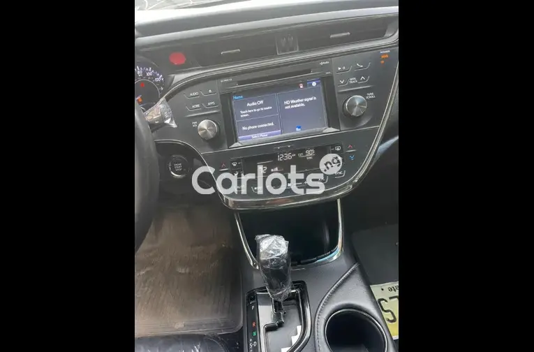 FOREIGN USED 2016 TOYOTA AVALON XLE V6 - 2/5