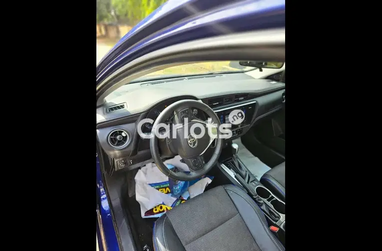 FOREIGN USED 2017 TOYOTA COROLLA SE - 2/5