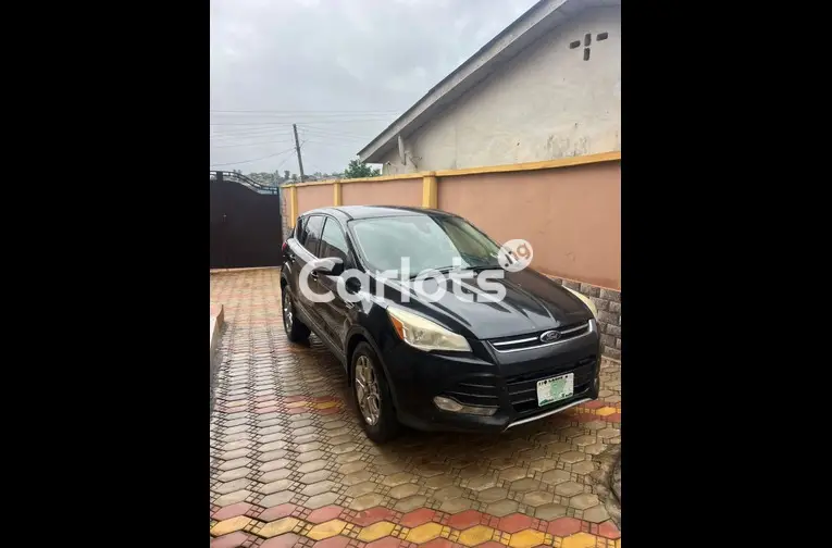 CLEAN 2014 FORD ESCAPE SEL FULL OPTION