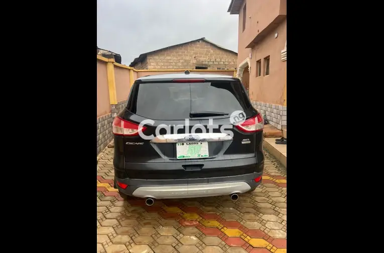 CLEAN 2014 FORD ESCAPE SEL FULL OPTION - 5/5