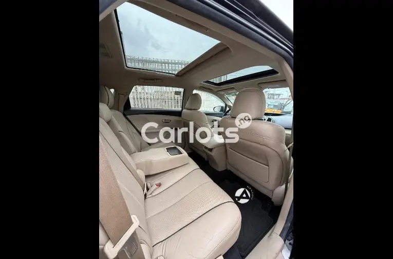 2015 Toyota Venza XLE V6 - 4/5