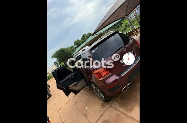 2010 MERCEDEZ BENZ GLK350