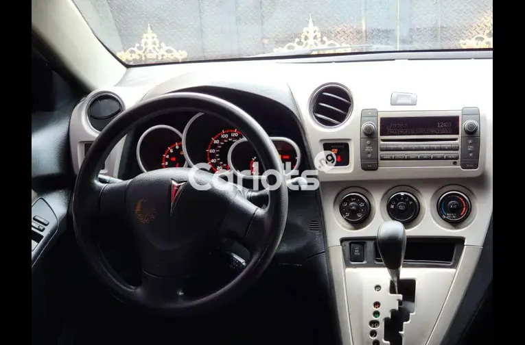 DISTRESS SALE 2010 PONTIAC VIBE - 2/4