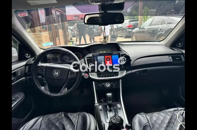 2016 UPGRADED HONDA ACCORD SPORT FULL OPTION - 2/5