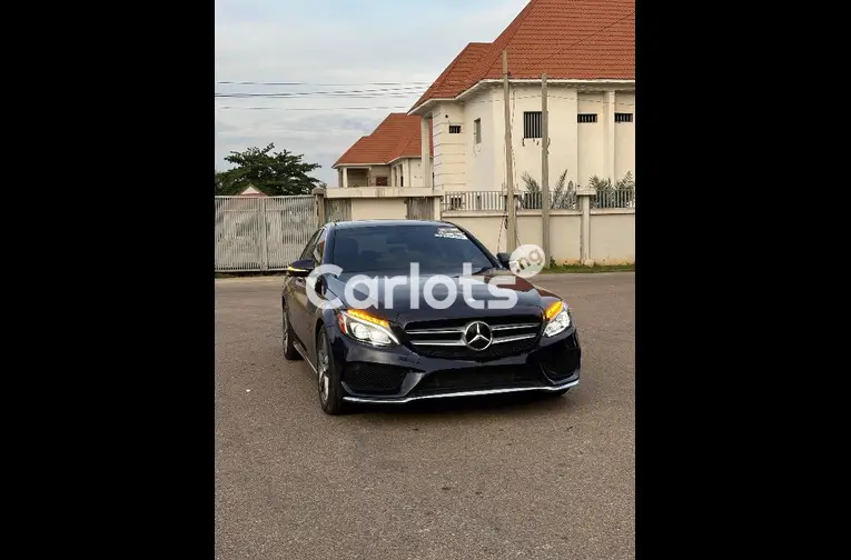 FOREIGN USED 2015 MERCEDES BENZ C300 FULL OPTION