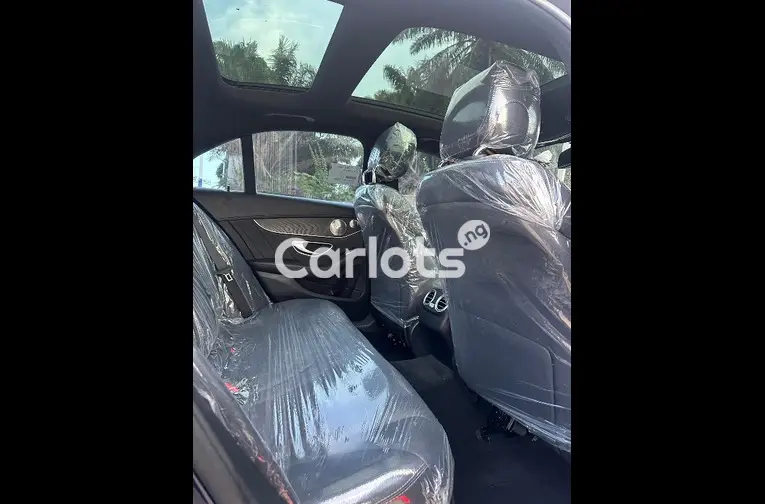 FOREIGN USED 2015 MERCEDES BENZ C300 FULL OPTION - 3/5