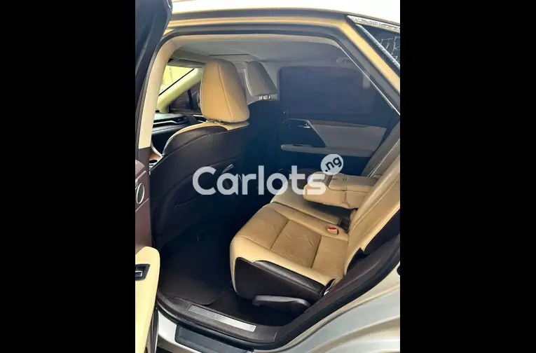 2016 LEXUS RX350 - 3/5