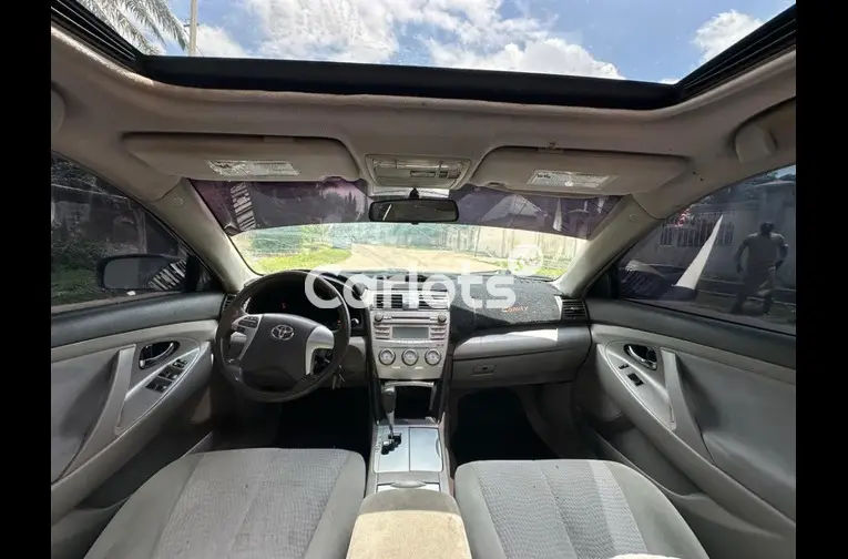 2010 TOYOTA CAMRY SE - 3/5