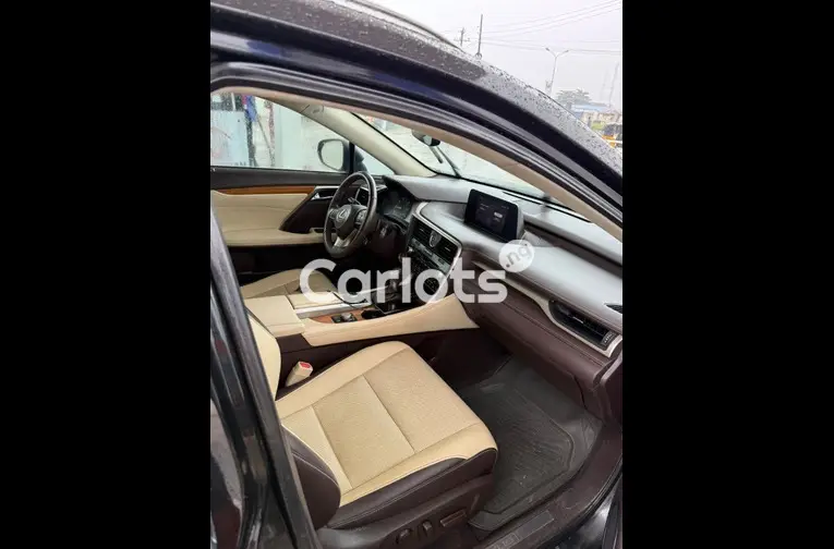 CLEAN 2016 LEXUS RX350 PREMIUM FULL OPTION - 2/5