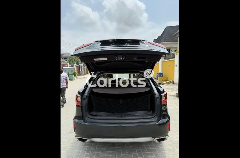 CLEAN 2016 LEXUS RX350 PREMIUM FULL OPTION - 4/5