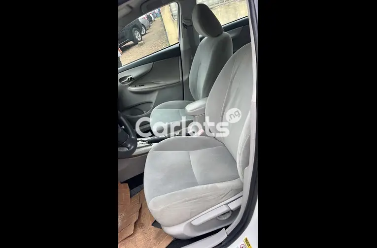 FOREIGN USED 2011 TOYOTA COROLLA LE - 2/5