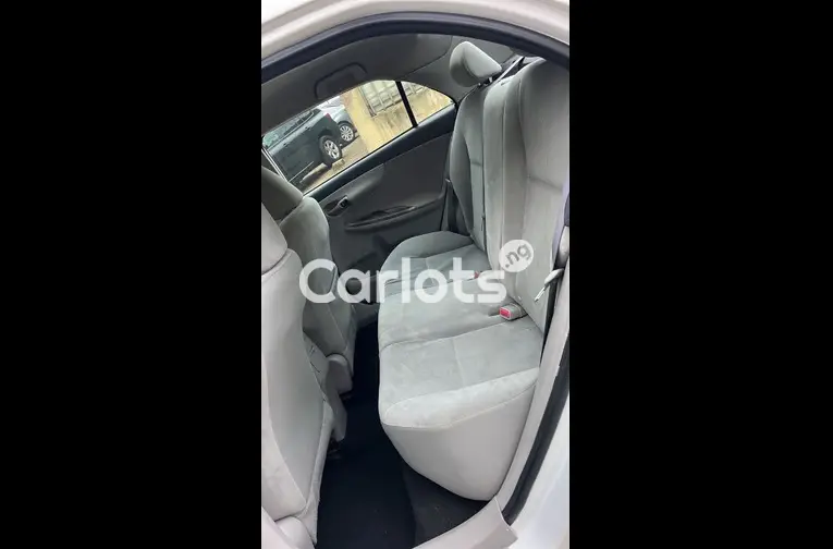 FOREIGN USED 2011 TOYOTA COROLLA LE - 3/5