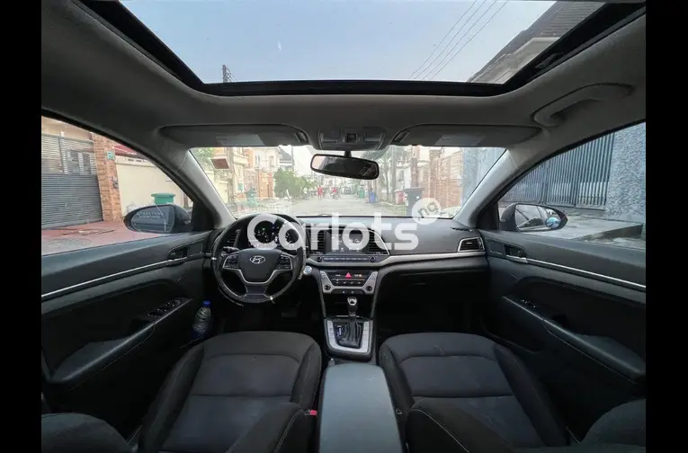 FOREIGN USED 2018 HYUNDAI ELANTRA - 2/5