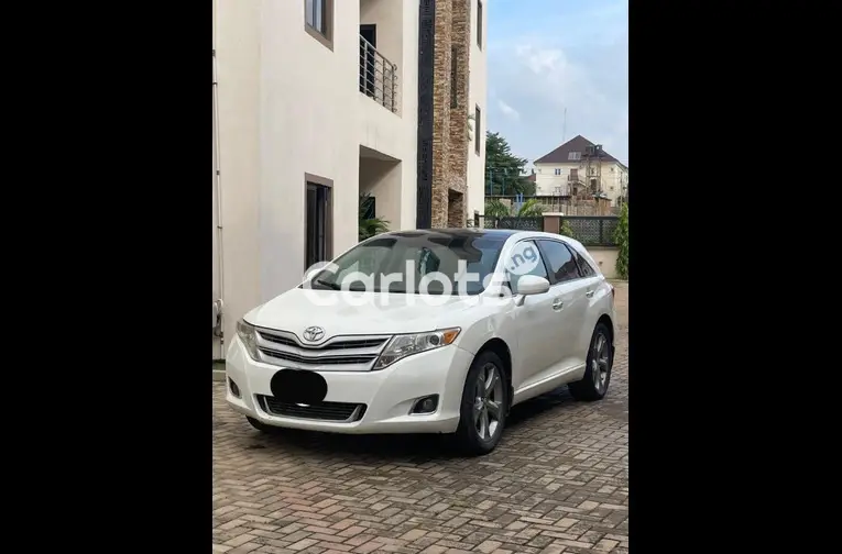 2010 KEYLESS TOYOTA VENZA