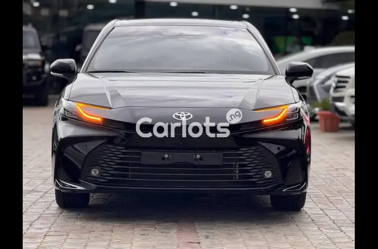 BRAND NEW 2025 TOYOTA CAMRY LE - 2/5