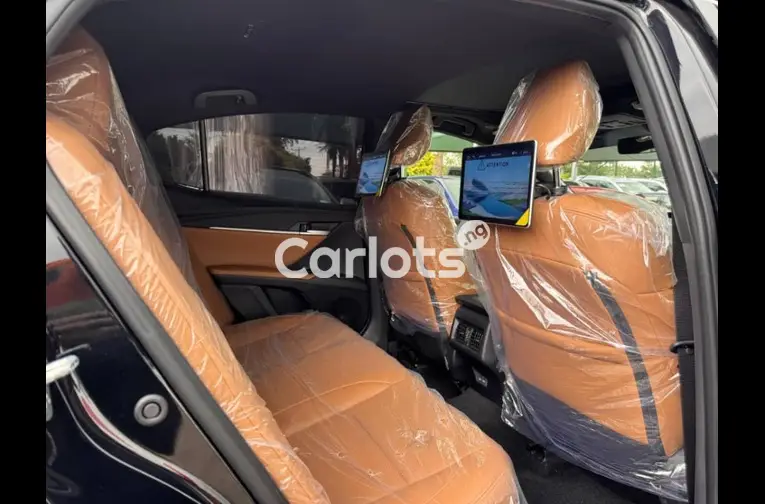 BRAND NEW 2025 TOYOTA CAMRY LE - 4/5