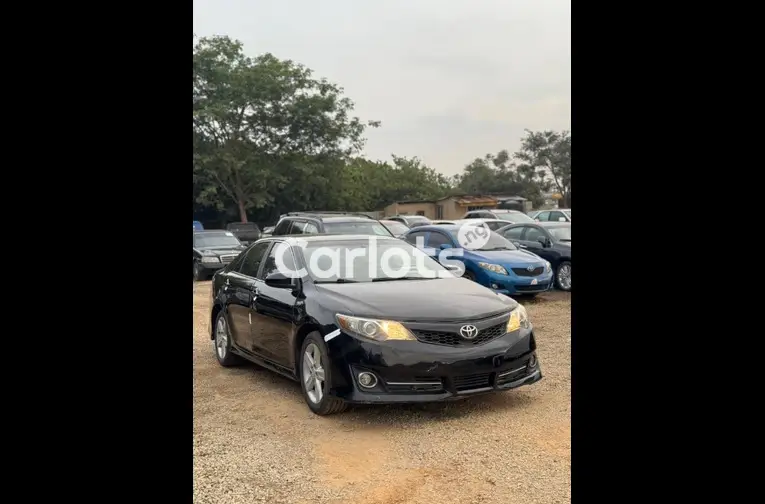 2013 TOYOTA CAMRY SE - 2/5