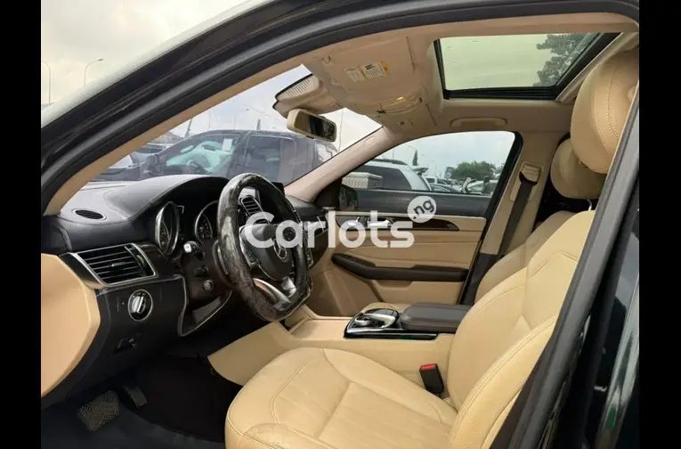 2017 UNREGISTERED MERCEDES BENZ GLE350 4MATIC - 3/5