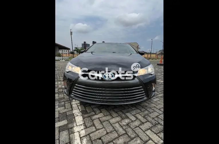 FOREIGN USED 2015 TOYOTA CAMRY HYBRID LE - 1/5