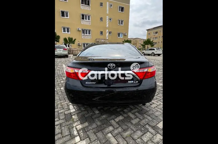 FOREIGN USED 2015 TOYOTA CAMRY HYBRID LE - 5/5