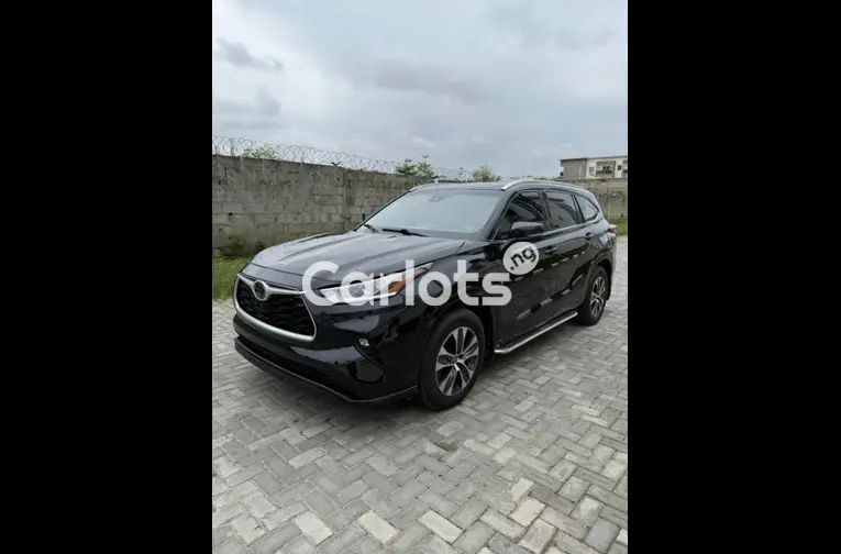 2020 TOYOTA HIGHLANDER XLE