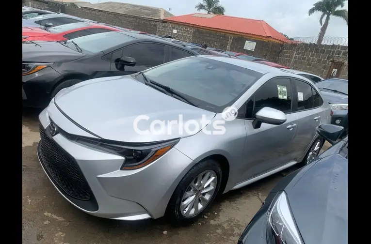 Foreign Used 2022 Toyota corolla - 1/5