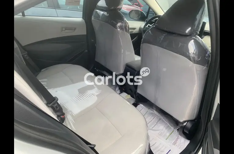 Foreign Used 2022 Toyota corolla - 3/5