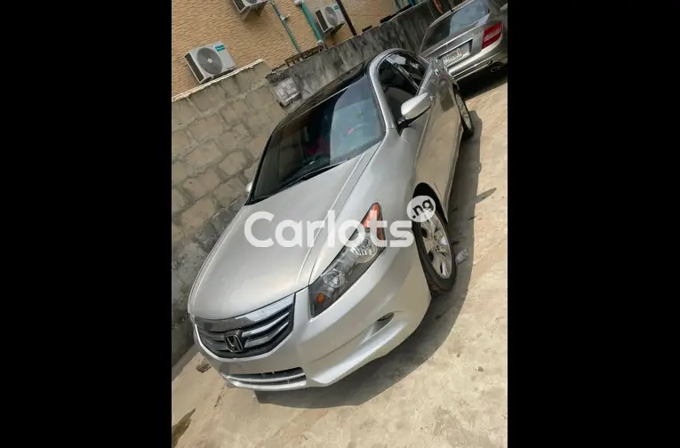 2009 HONDA ACCORD V4