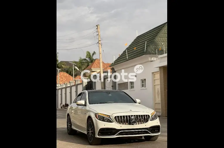 2016 MERCEDES BENZ C300 - 2/5