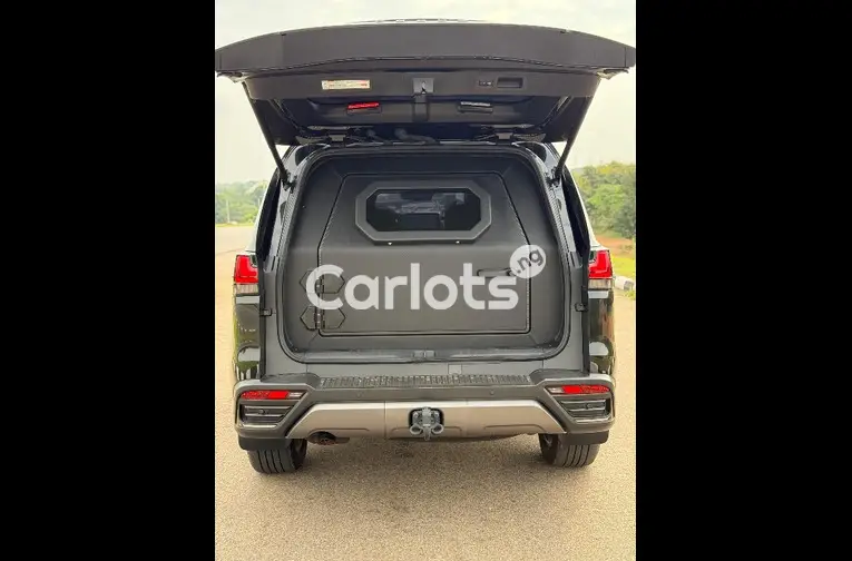 BRAND NEW 2024 BULLETPROOF LEXUS LX600 VIP EDITION - 4/5