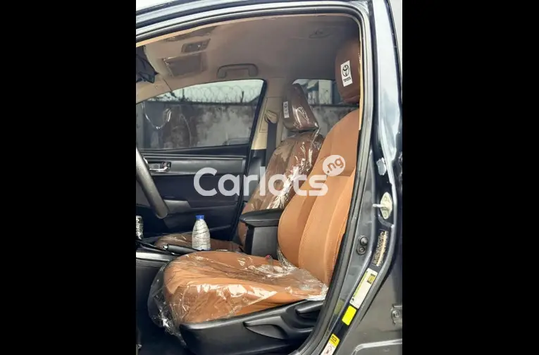 2017 UPGRADED TOYOTA COROLLA - 3/5