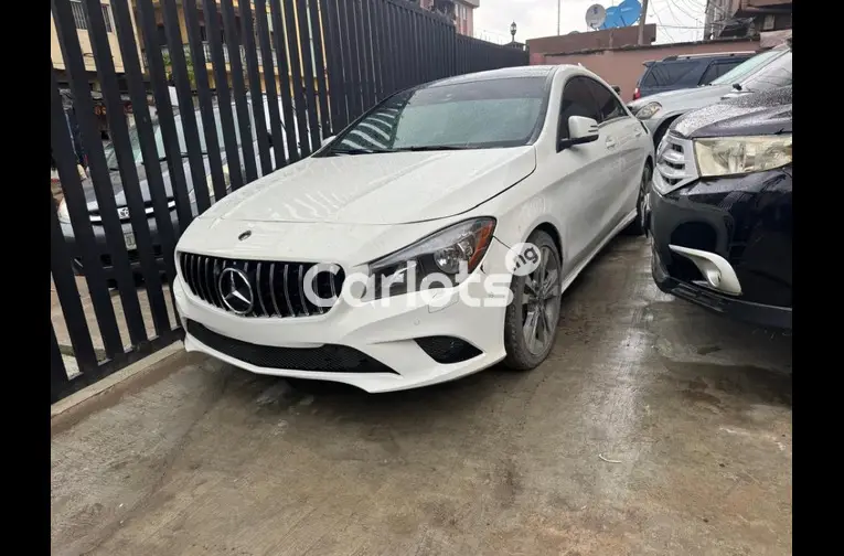 2015 MERCEDES BENZ CLA250 - 1/5